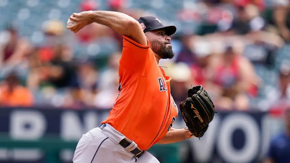 José Urquidy: Mexicano consiguió triunfo 13 de la temporada al imponerse Astros a Angels