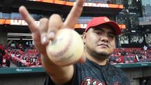 Aczino lanzó la primera pelota en el juego entre Diablos y Tigres