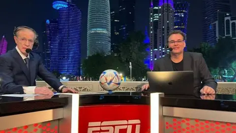 José Ramón Fernández regañó en vivo a David Faitelson y éste le mentó la ma…