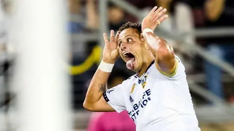Chicharito Hernández: Llegó a 17 goles en la MLS e igualó su mejor temporada