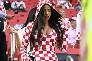Criticaron a ex Miss Croacia por usar un diminuto vestido en Qatar: ‘Tienes que respetar las reglas’