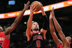 NBA: Nikola Vucevic, jugador de los Chicago Bulls, fue sancionado por lanzar una seña obscena