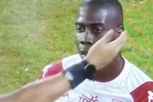 Exjugador de Liga MX fue captado por error mostrando sus partes íntimas durante un partido 