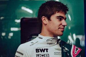 Comentarista de F1, suspendido por llamar "autista" a excompañero de Checo Pérez