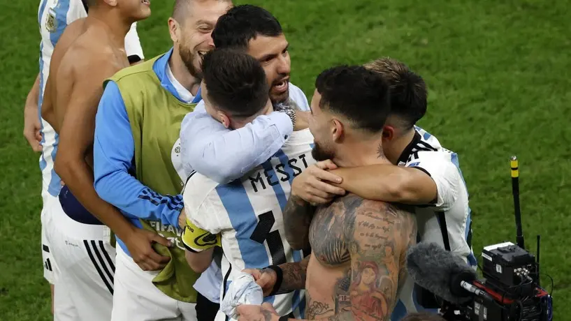 Argentina: Kun Agüero concentrará con la Albiceleste y dormirá con Messi