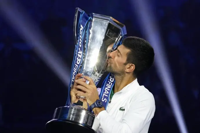 ATP Masters: Novak Djokovic igualó a Roger Federer con 6 cetros en Finales de ATP