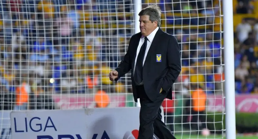Miguel Herrera: Roban casa del Piojo en la CDMX; se la renta a Óscar Jiménez
