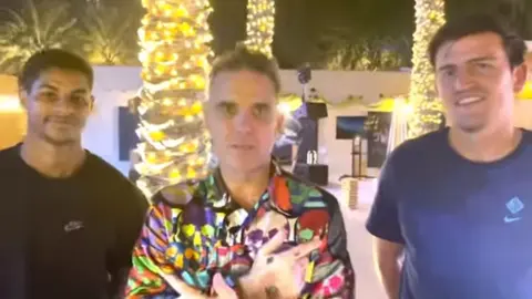 Qatar 2022: Robbie Williams dio un concierto privado para la Selección de Inglaterra