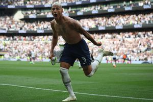 Champions League: Richarlison rompió en llanto con su padre tras su doblete con Tottenham