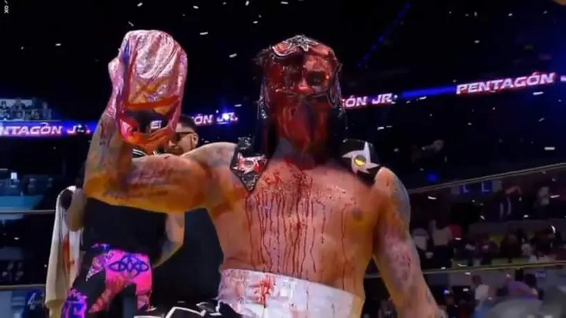 Triplemania XXX: Pentagón Jr. venció y desenmascaró a Villano IV