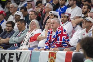 Empresario inglés fabricó 18 mil playeras de campeones y se fue a la 'ruina'