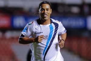 Ronaldinho: Jugará un partido de exhibición en Ecuador