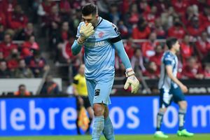 Toluca vs Pachuca: Tiago Volpi fue consolado por su familia tras goleada de Tuzos