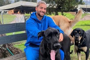 Maluma compartió foto en el hospital: “Al mal tiempo buena cara”