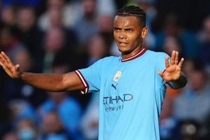 Manuel Akanji demostró ser un genio al responder operaciones matemáticas con facilidad