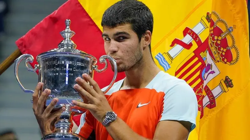 Carlos Alcaraz se convirtió en el tenista más joven en liderar el ranking de la ATP
