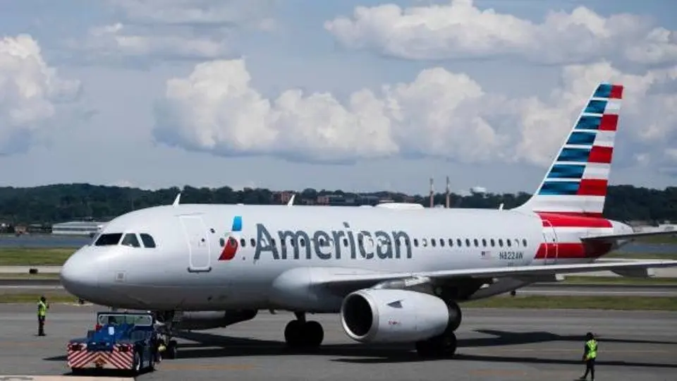 Video: Pasajero golpeó a un sobrecargo en pleno vuelo de México a Los Ángeles