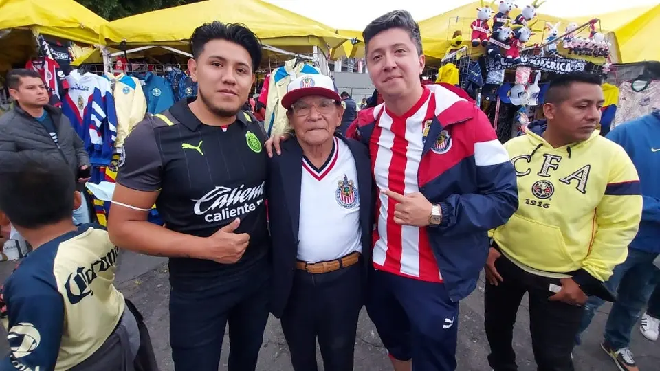 Chivas: Abuelito de 90 años verá por primera vez al Rebaño en un estadio