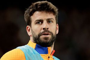 Video: Gerard Piqué fue recibido en Barcelona con canción de Shakira