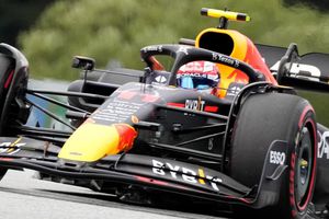 Video: Así fue la colisión que mandó a Checo Pérez al último lugar del GP de Austria