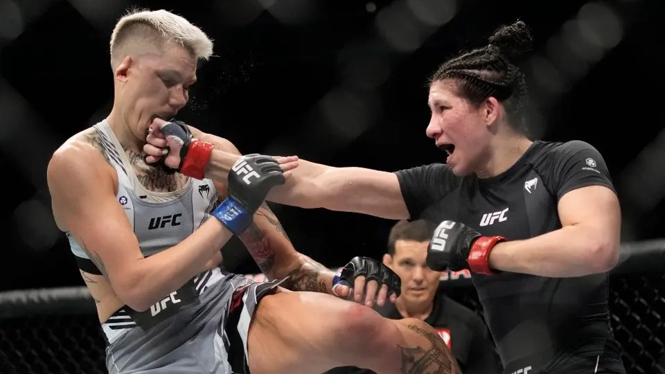 UFC: Irene Aldeana se llevó el triunfo por nocaut técnico ante Macy Chiasson