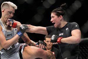 UFC: Irene Aldeana se llevó el triunfo por nocaut técnico ante Macy Chiasson