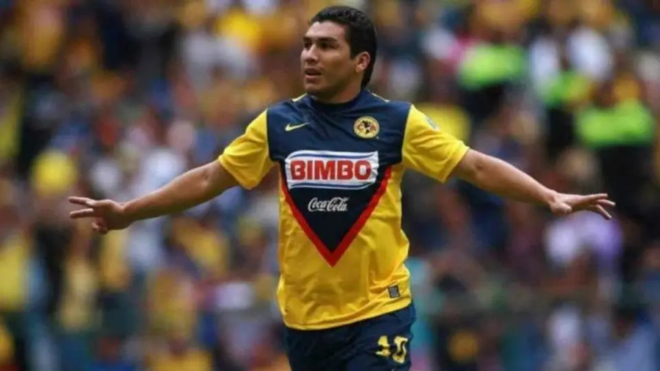 Salvador Cabañas: Desató polémica por estar presente en partido de ONEFA