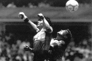 Maradona: Subastarán el balón de la 'Mano de Dios' por más de 3 millones de dólares