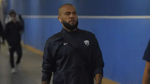 Dani Alves: Portó los colores del Barcelona durante sus vacaciones
