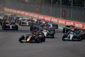 Checo Pérez, con largada 'perfecta' en el Gran Premio de México