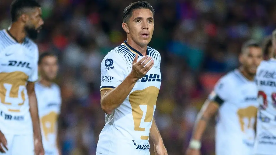 Chispa Velarde recordó que se enteró por Twitter que Rayados lo prestó a León