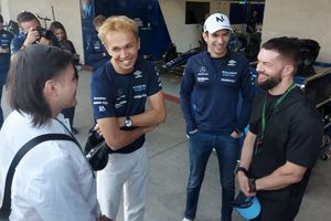 GP de México: Dominik Mysterio y Finn Balor conocieron a Alex Albon y Nicholas Latifi de Williams