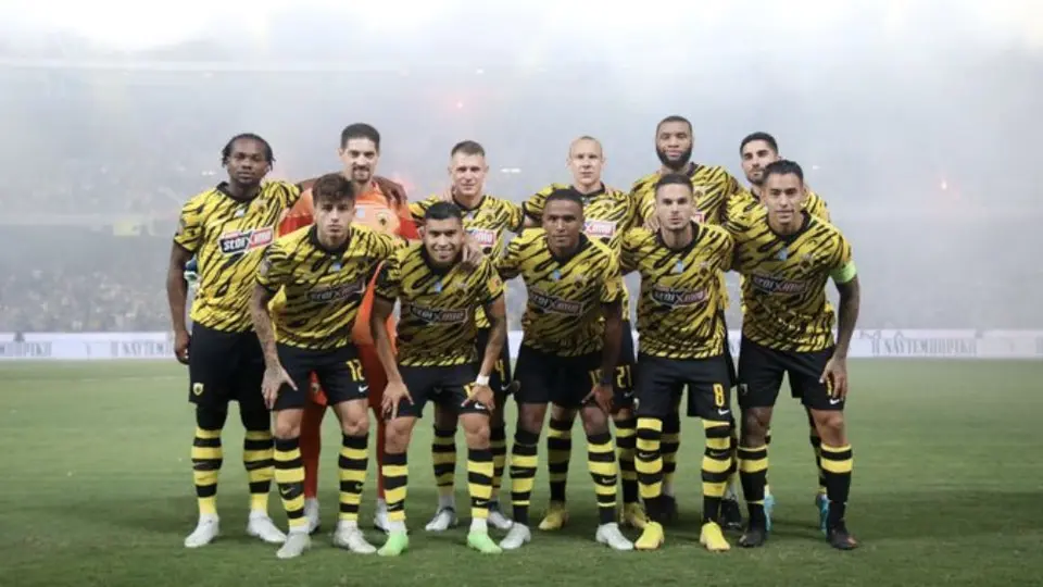 El AEK Atenas goleó al Ionikos con Orbelín jugando de titular