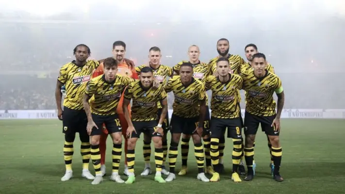 El AEK Atenas goleó al Ionikos con Orbelín jugando de titular
