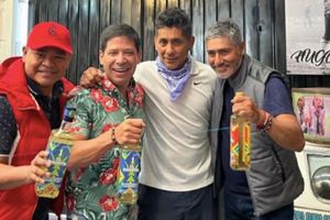 Jorge Campos inauguró taquería 'Los Brody's' en la CDMX