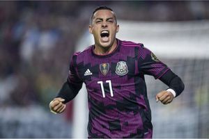 Selección Nacional: Rogelio Funes Mori presume su estampita del álbum del Mundial