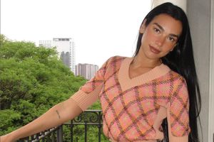 Dua Lipa: Fanáticos de la cantante en CDMX le jalaron el cabello