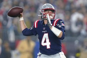 Patriots: Captaron a Zappe echándose un ‘palomazo’ con la canción ‘Stacy’s Mom’