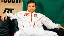 Canelo Álvarez regresó al gimnasio tras ser operado de la mano izquierda