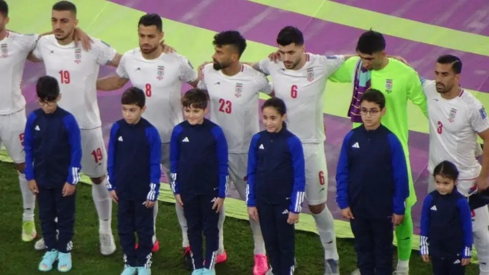 Qatar 2022: Jugadores de Irán cantan su himno contra Estados Unidos tras amenazas