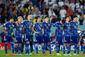 Japón fue recibido por decenas de aficionados nipones entre flores y cánticos