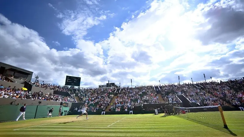 Federación de tenis británica fue sancionada con 900 mil euros por el veto a rusos