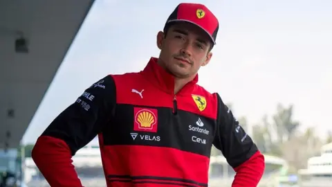 GP de México: Charles Leclerc, inmortalizado con un cartón de cervezas en 'mural' en Veracruz