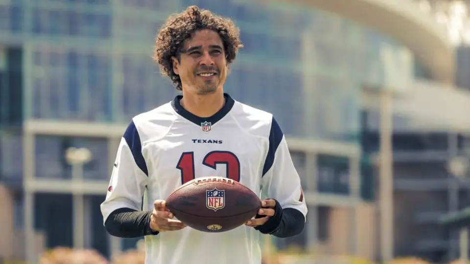 América: Ochoa sorprendió en redes con sus habilidades como pateador de la NFL