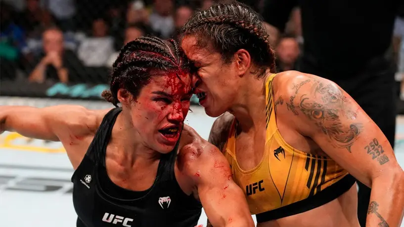 Amanda Nunes se impuso en sangrienta batalla a Julianna Peña en UFC 277