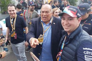 El papá de Checo prometió a los aficionados que los verá en el Ángel