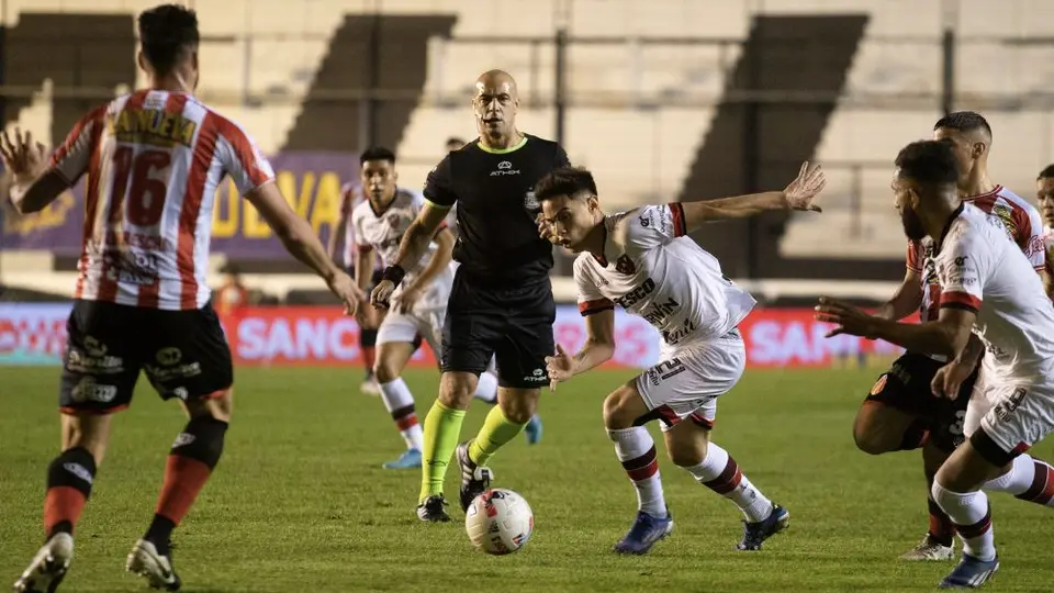 Patronato vs Barracas Central dejó cuatro jugadores detenidos tras 'chocar' con policías