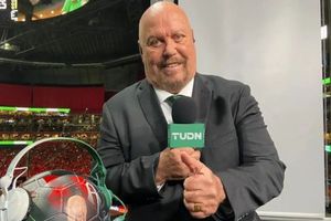 Perro Bermúdez sufrió "grilla" en Televisa para quitarlo de las narraciones del Tri