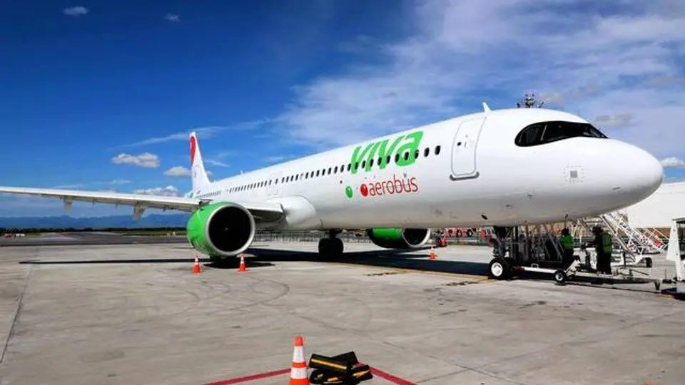 Video: Motor de avión de Viva Aerobus se incendió en pleno vuelo en Guadalajara