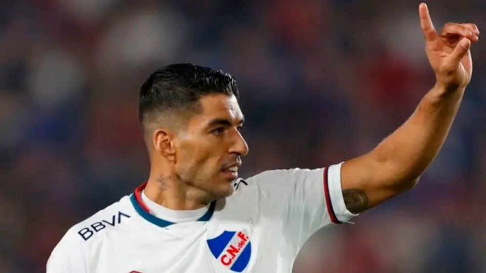 Chicharito: Luis Suárez apunta al Galaxy; superaría a CH14 en salario